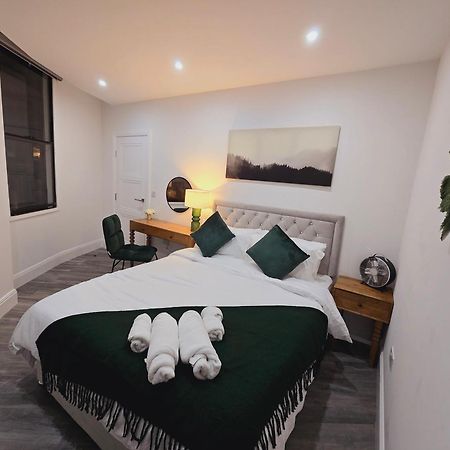 Abbey Corner By Nivaas Apartment Рединг Екстериор снимка
