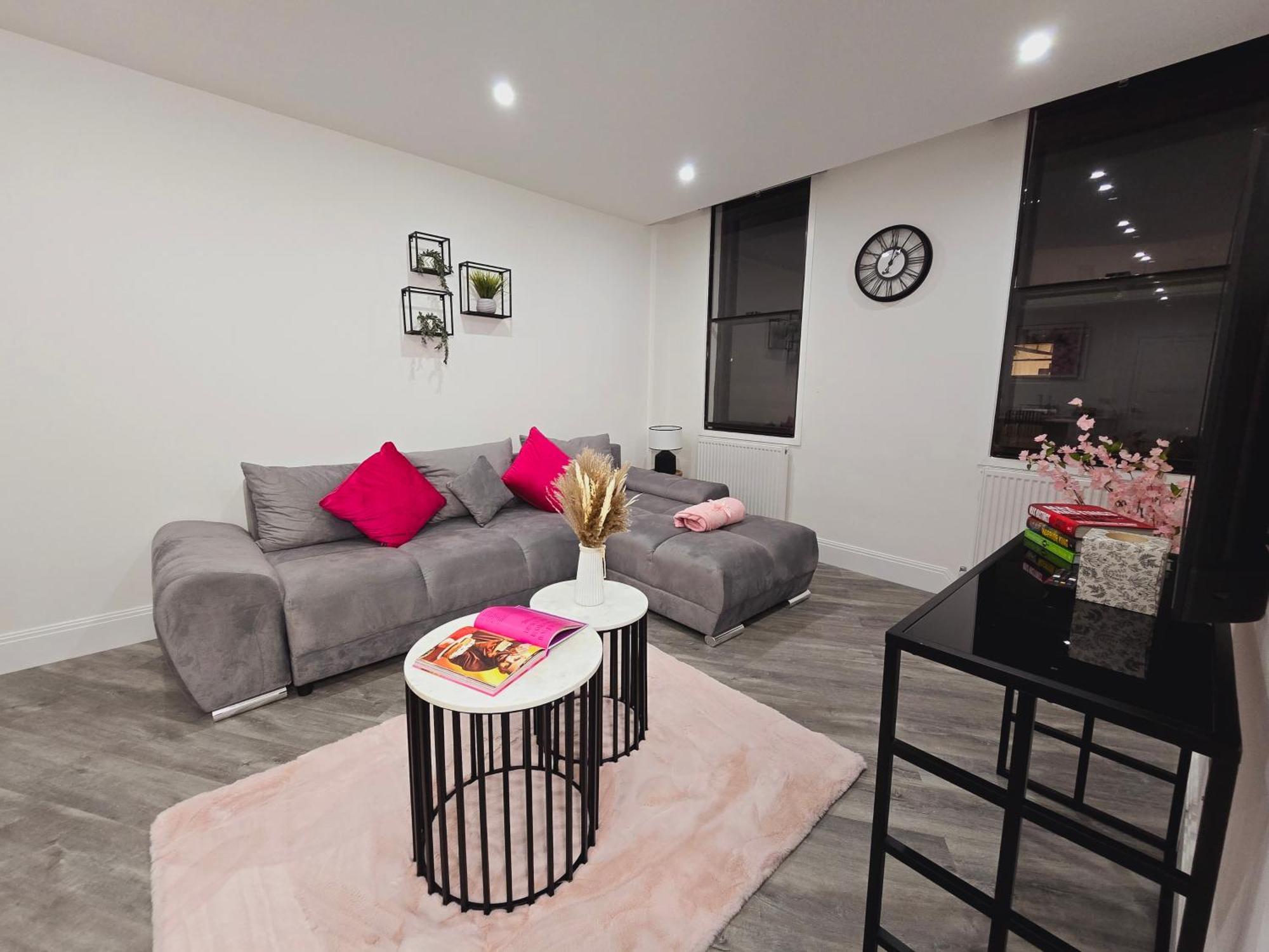 Abbey Corner By Nivaas Apartment Рединг Екстериор снимка