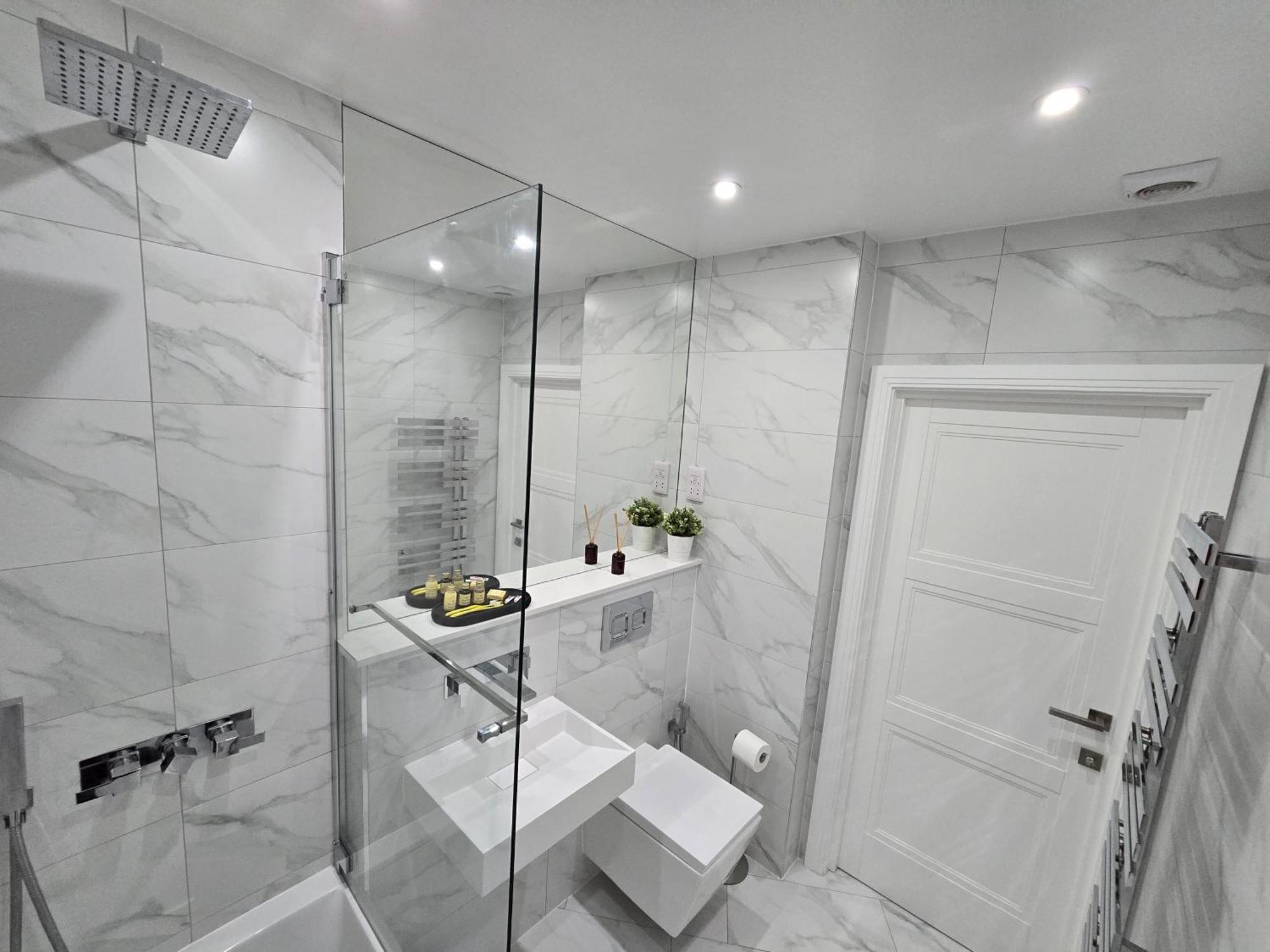 Abbey Corner By Nivaas Apartment Рединг Екстериор снимка