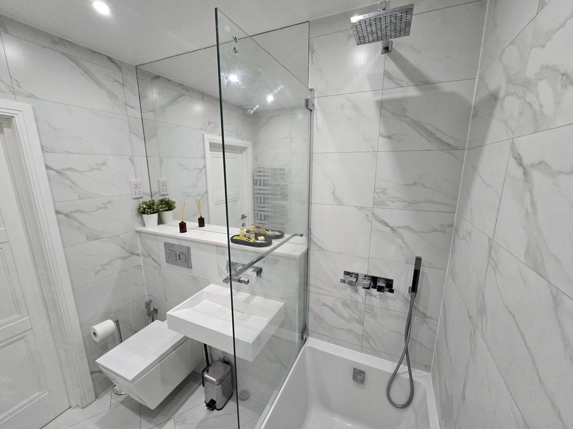 Abbey Corner By Nivaas Apartment Рединг Екстериор снимка
